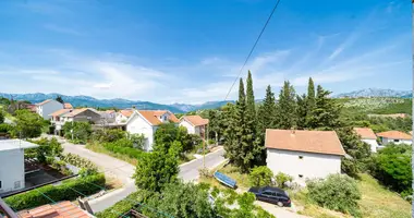 Appartement 5 chambres dans Lustica, Monténégro