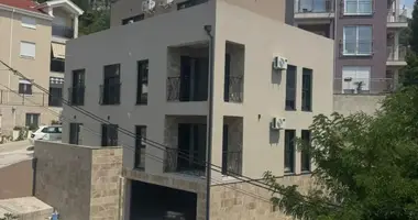 Haus in Tivat, Montenegro