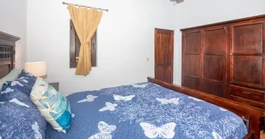 Condo w West Bay, Honduras