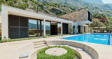Villa 5 bedrooms in Dobrota, Montenegro