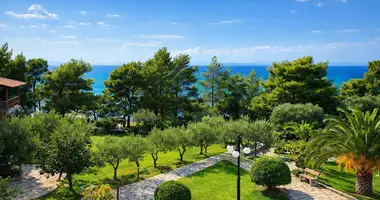 Hotel 736 m² en Neos Marmaras, Grecia