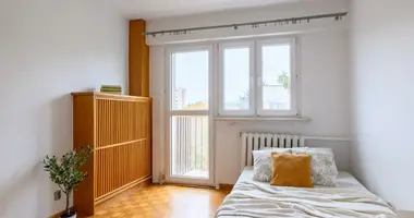 Квартира 3 комнаты в Варшава, Польша