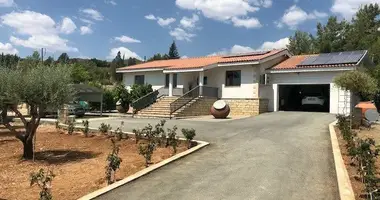 3 bedroom house in Silikou, Cyprus
