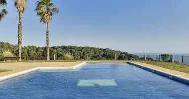 Reihenhaus in Santa Maria de Llorell, Spanien