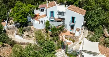 6 bedroom house in Spain