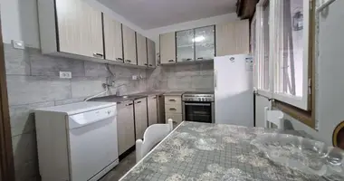 Квартира 3 спальни в 67, Черногория