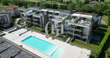 Penthouse 3 chambres dans Desenzano del Garda, Italie