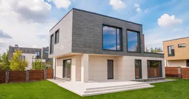 Casa 4 habitaciones en Kiev, Ucrania