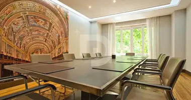 Shop 365 m² in Barcelona, Spain