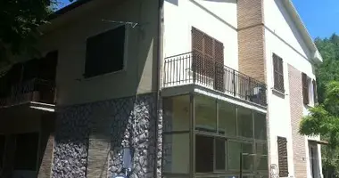 Maison de ville 11 chambres dans Terni, Italie