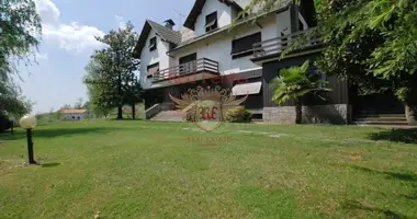 Villa 5 chambres dans Arona, Italie
