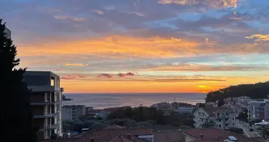 Wohnung 3 Schlafzimmer in Petrovac, Montenegro