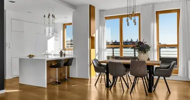 Apartamento 5 habitaciones en Voivodato de Mazovia, Polonia