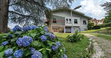 Villa 5 bedrooms in Stresa, Italy
