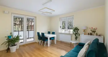 Mieszkanie 2 pokoi w Warszawa, Polska