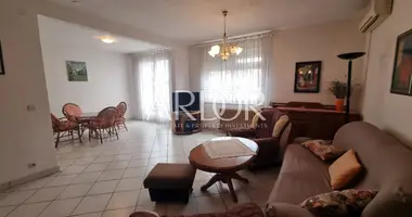 Appartement 3 chambres dans Njivice, Croatie