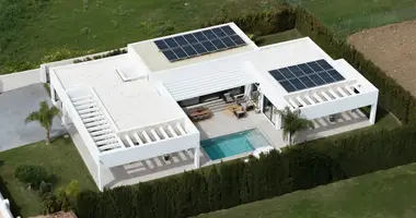 4 bedroom house in Estepona, Spain