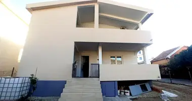 Casa 4 habitaciones en Pecurice, Montenegro