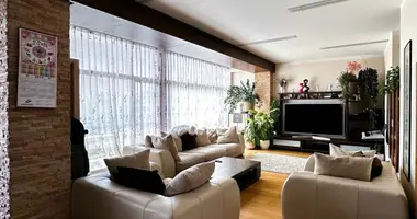 Wohnung 4 zimmer in Riga, Lettland