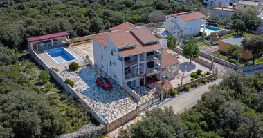 House 18 rooms in Opcina Marina, Croatia