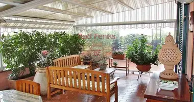 Apartamento 4 habitaciones en Oliveto, Italia