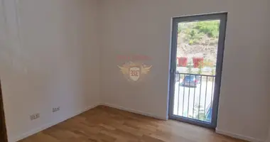 Apartamento 3 habitaciones en Montenegro