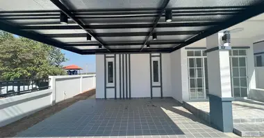 Дом 3 спальни в Takhian Tia, Таиланд
