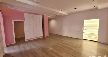 3 bedroom apartment in Tirana Municipality, Albania