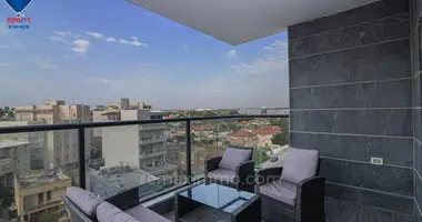 4 room apartment in Hadera, Israel