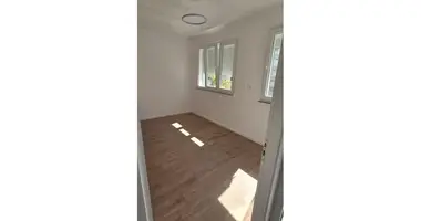 1 bedroom apartment in Tirana Municipality, Albania