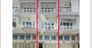 Dom 4 pokoi w Sangkat Veal Vong, Kambodża