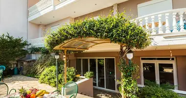 Hotel 770 m² in Paralia, Griechenland