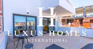 Mieszkanie 3 pokoi w Torrevieja, Hiszpania