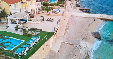 5 bedroom house in Slatine, Croatia