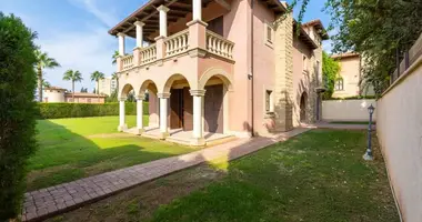 Appartement 6 chambres dans Koinoteta Parekklesias, Chypre