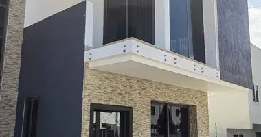 Haus 4 Schlafzimmer in Dzorwulu, Ghana