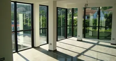 Commercial property 449 m² in Baošići, Montenegro