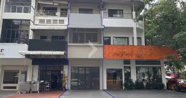 Villa de 4 habitaciones en Sangkat Boeng Keng Kang Ti Muoy, Camboya