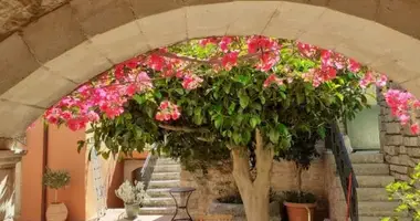 4 bedroom house in Roustika, Greece