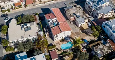 6 bedroom house in Yeroskipou, Cyprus