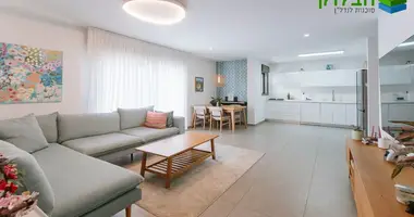 4 room apartment in Rishon LeZion, Israel