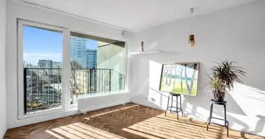 Квартира 2 комнаты в Варшава, Польша