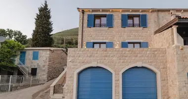 2 bedroom house in Katun Rezevici, Montenegro