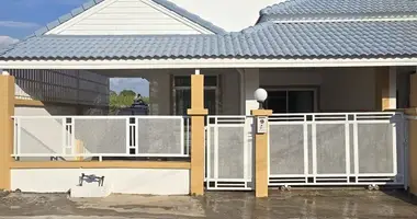 Reihenhaus in Huai Yai, Thailand