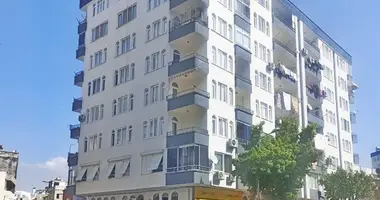 Квартира 4 комнаты в Акдениз, Турция