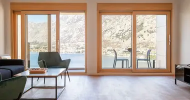 4 bedroom apartment in Skaljari, Montenegro
