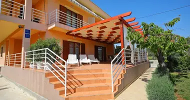 Maison 8 chambres dans Opcina Dezanovac, Croatie