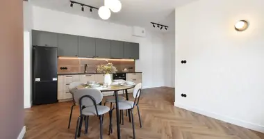 Квартира 3 комнаты в Варшава, Польша