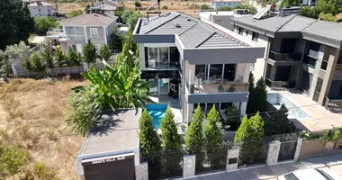 Villa 4 chambres dans Dosemealti, Turquie