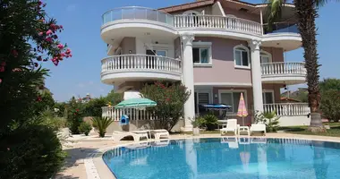 Casa 4 habitaciones en Serik, Turquía